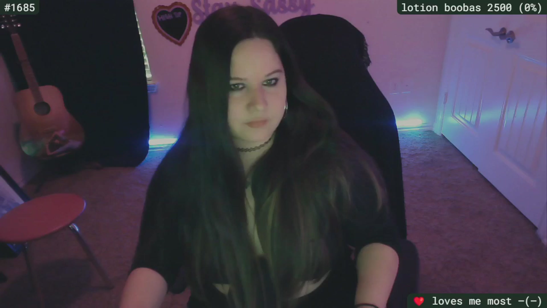 Gallery image thumbnail from SassySarah94's myfreecams stream on, 04/22/2024, 21:23 image 6 of 20