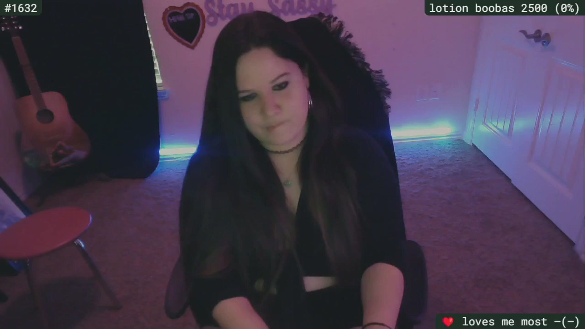Gallery image thumbnail from SassySarah94's myfreecams stream on, 04/22/2024, 21:23 image 11 of 20