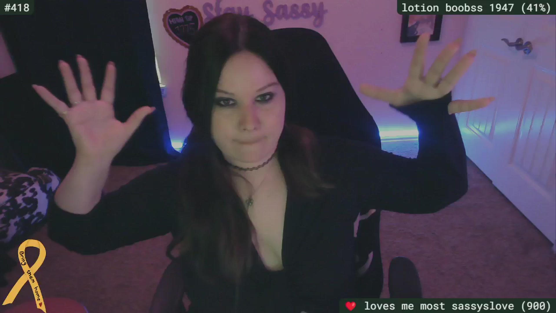 Gallery image thumbnail from SassySarah94's myfreecams stream on, 05/24/2024, 21:21 image 7 of 20