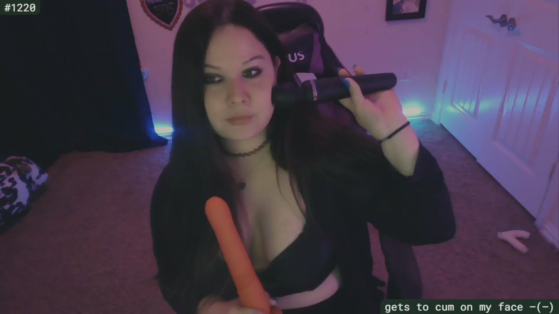Gallery image thumbnail from SassySarah94's myfreecams stream on, 06/05/2024, 02:25 image 7 of 20