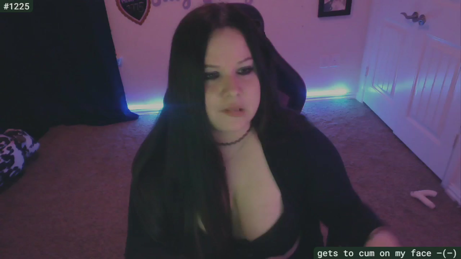 Gallery image thumbnail from SassySarah94's myfreecams stream on, 06/05/2024, 02:25 image 18 of 20