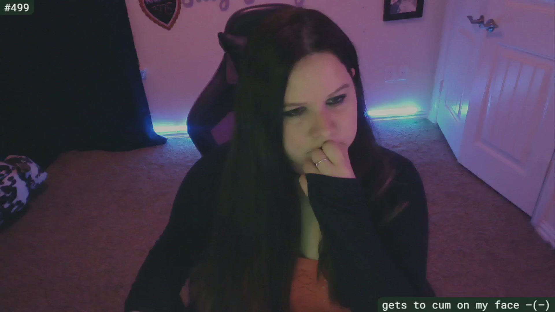 Gallery image thumbnail from SassySarah94's myfreecams stream on, 06/07/2024, 03:20 image 11 of 20