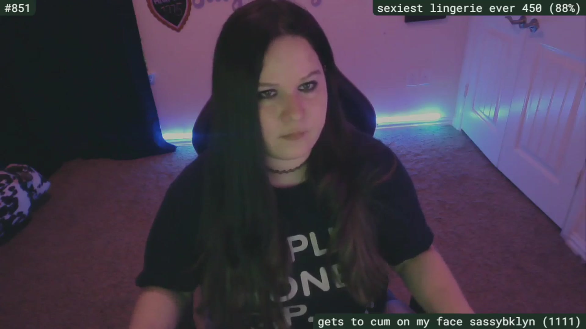 Gallery image thumbnail from SassySarah94's myfreecams stream on, 06/12/2024, 01:49 image 18 of 20