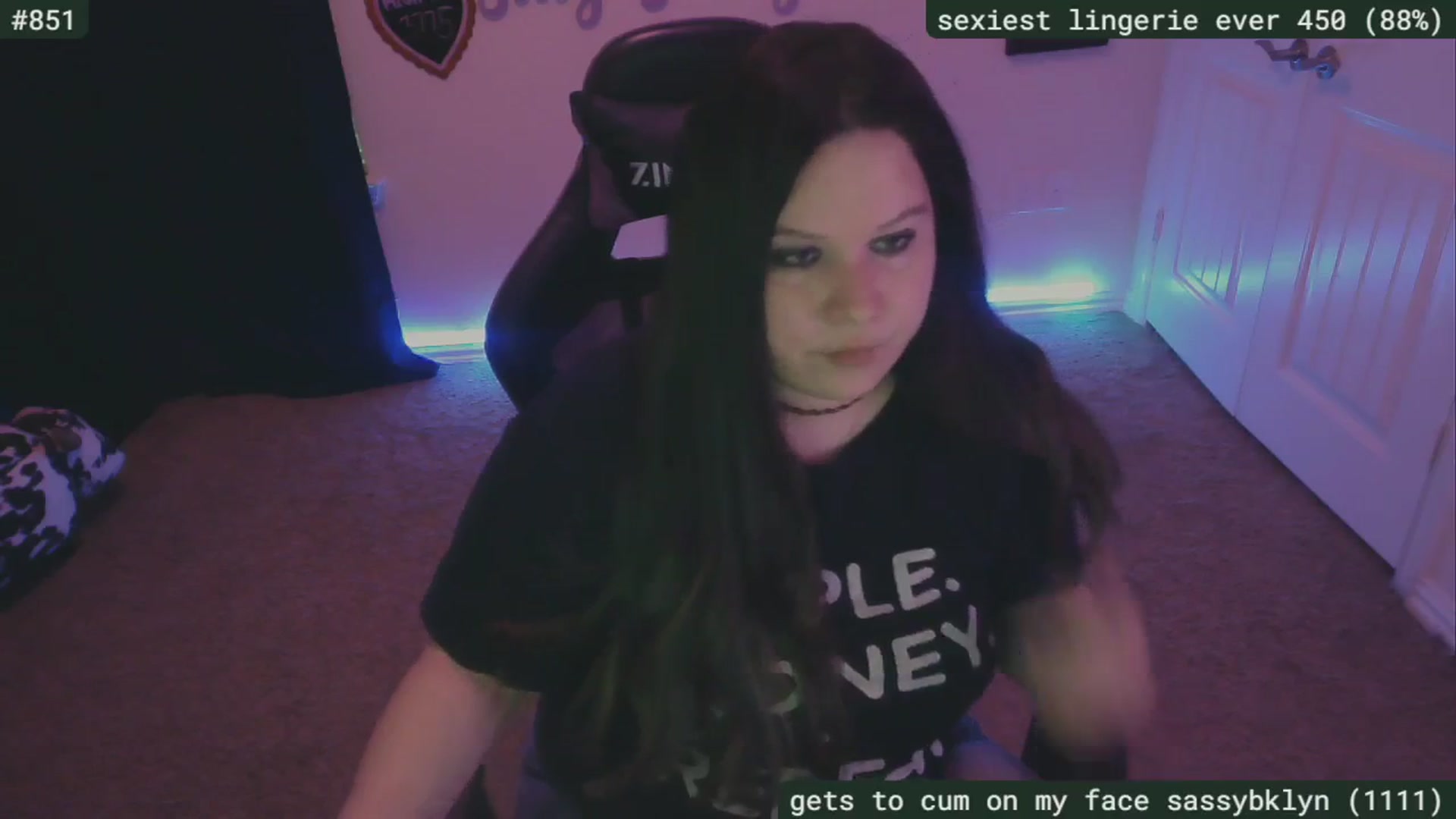 Gallery image thumbnail from SassySarah94's myfreecams stream on, 06/12/2024, 01:49 image 16 of 20