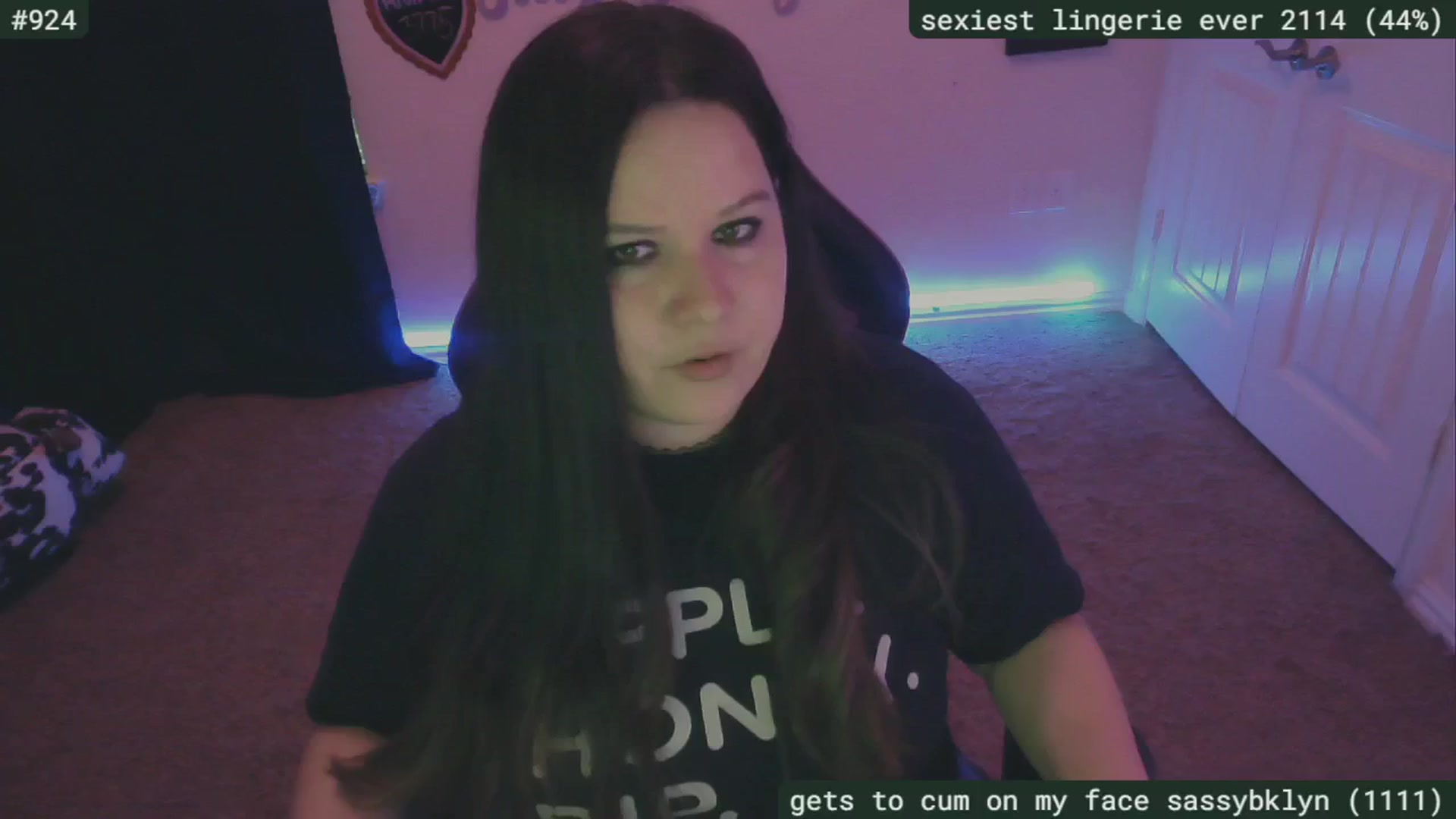 Gallery image thumbnail from SassySarah94's myfreecams stream on, 06/12/2024, 01:49 image 9 of 20