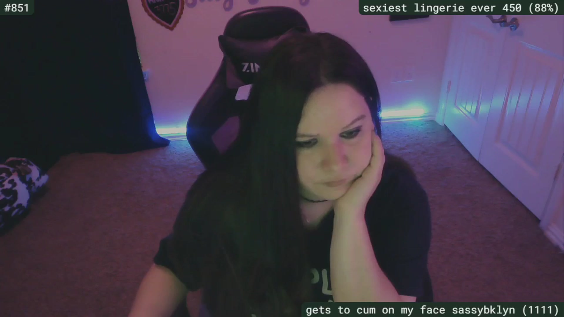 Gallery image thumbnail from SassySarah94's myfreecams stream on, 06/12/2024, 01:49 image 17 of 20