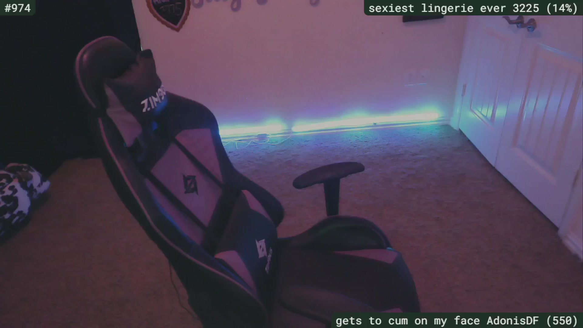 Gallery image thumbnail from SassySarah94's myfreecams stream on, 06/12/2024, 01:49 image 5 of 20