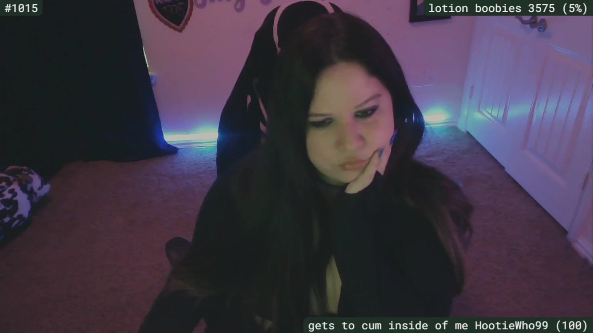 Gallery image thumbnail from SassySarah94's myfreecams stream on, 06/16/2024, 02:06 image 2 of 20