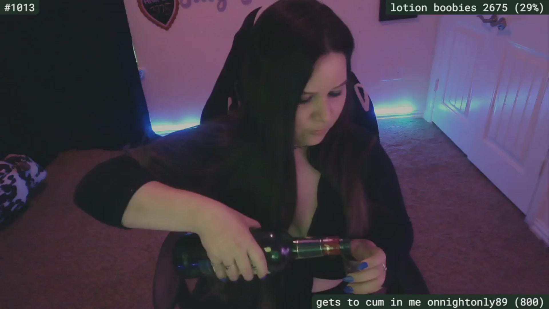 Gallery image thumbnail from SassySarah94's myfreecams stream on, 06/16/2024, 02:06 image 8 of 20
