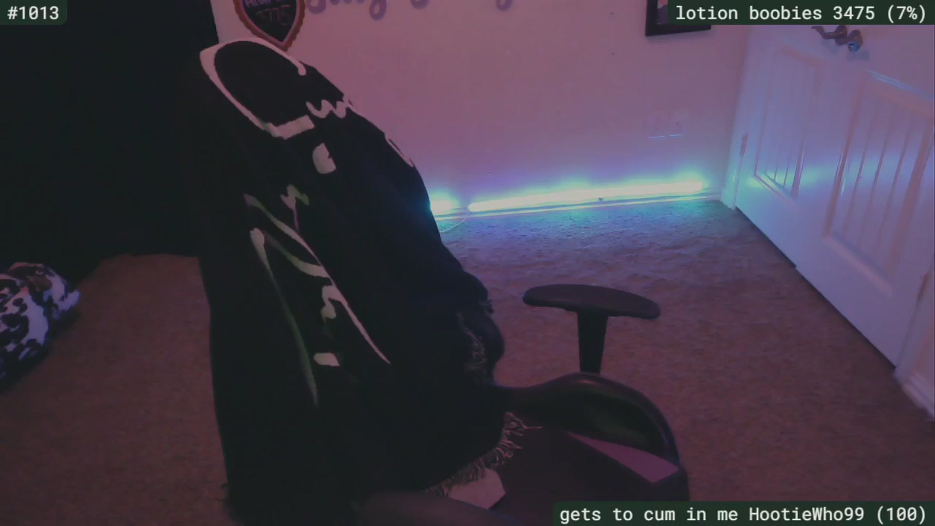 Gallery image thumbnail from SassySarah94's myfreecams stream on, 06/16/2024, 02:06 image 5 of 20
