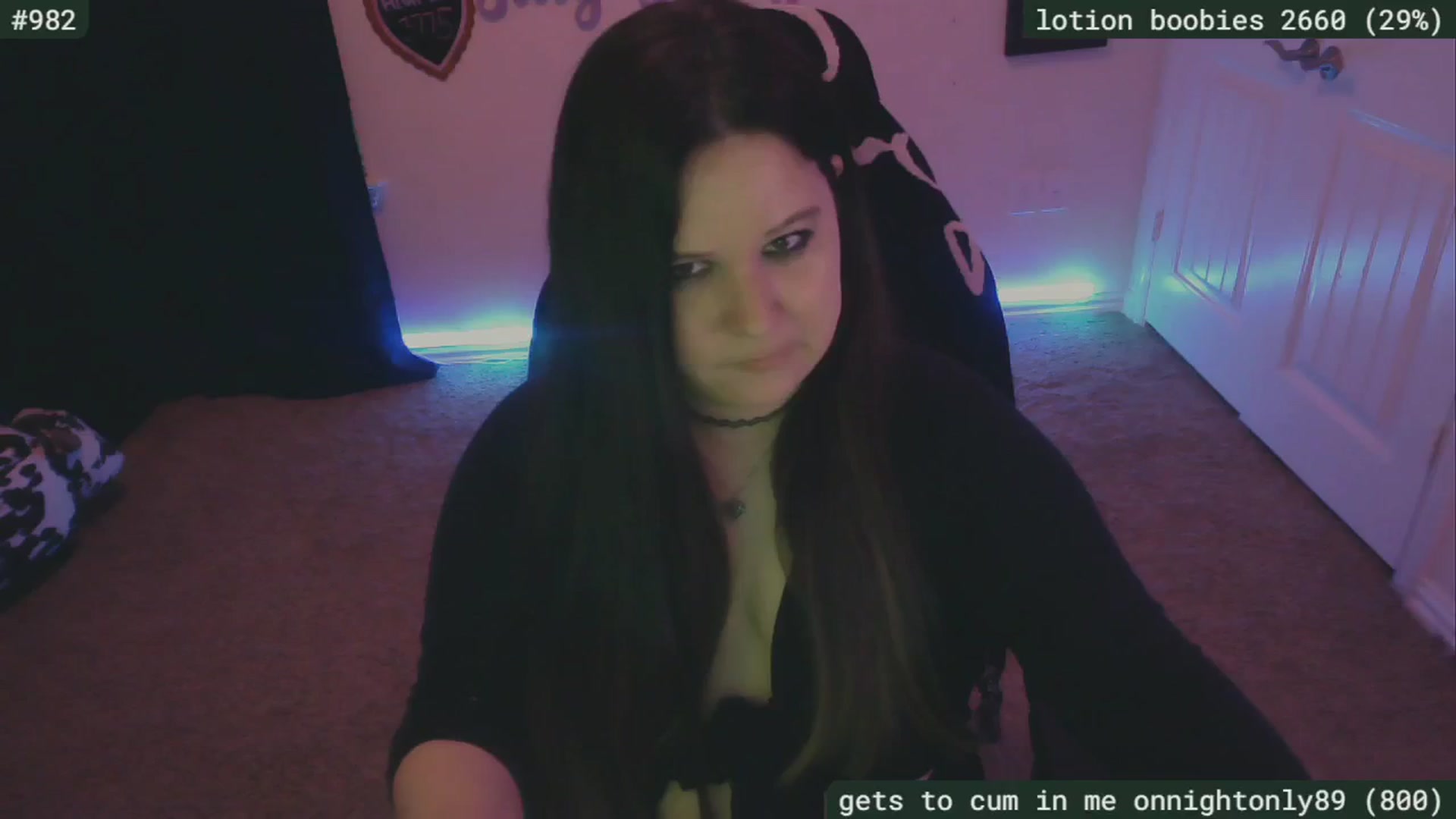Gallery image thumbnail from SassySarah94's myfreecams stream on, 06/16/2024, 02:06 image 14 of 20