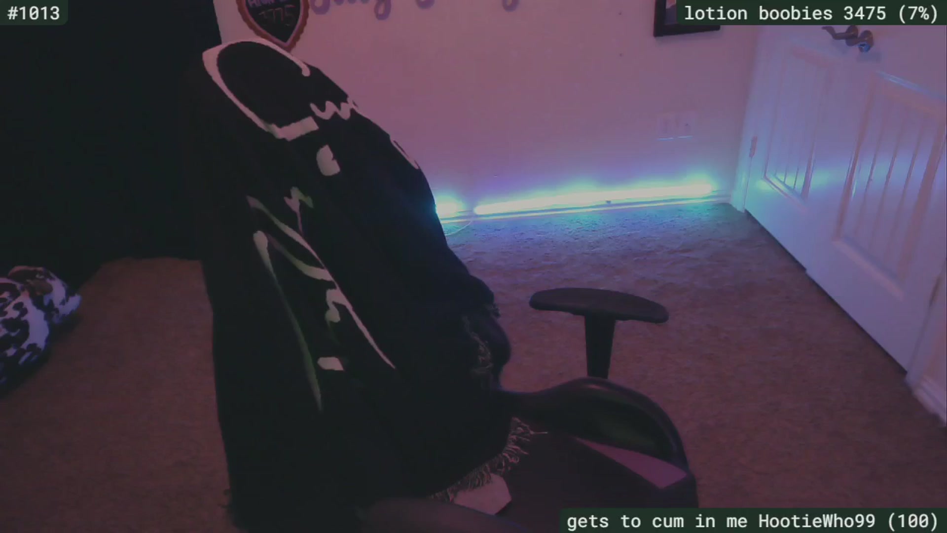 Gallery image thumbnail from SassySarah94's myfreecams stream on, 06/16/2024, 02:06 image 6 of 20