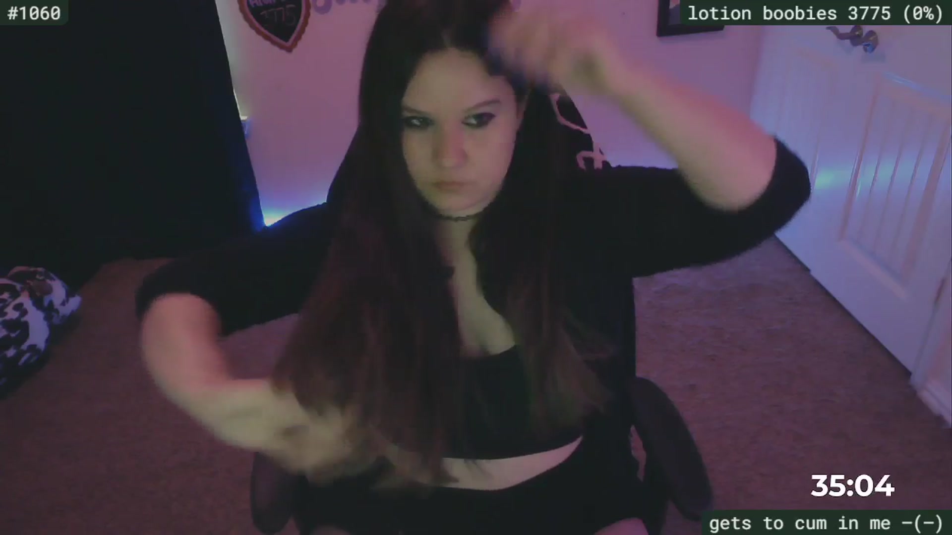 Gallery image thumbnail from SassySarah94's myfreecams stream on, 06/17/2024, 19:33 image 8 of 20