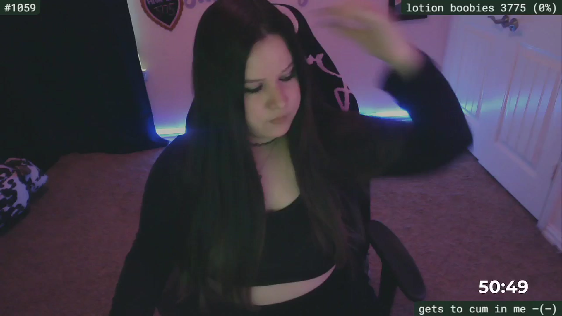 Gallery image thumbnail from SassySarah94's myfreecams stream on, 06/17/2024, 19:33 image 4 of 20