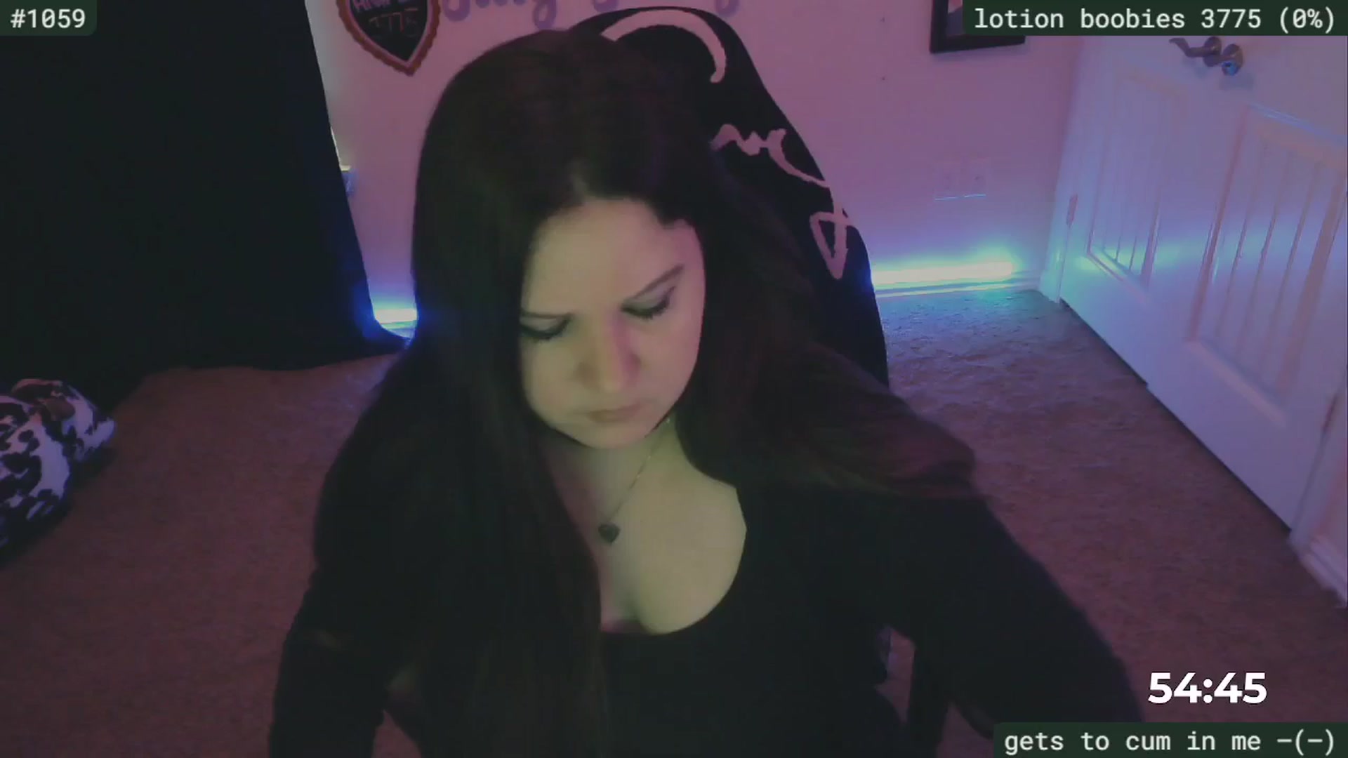 Gallery image thumbnail from SassySarah94's myfreecams stream on, 06/17/2024, 19:33 image 3 of 20