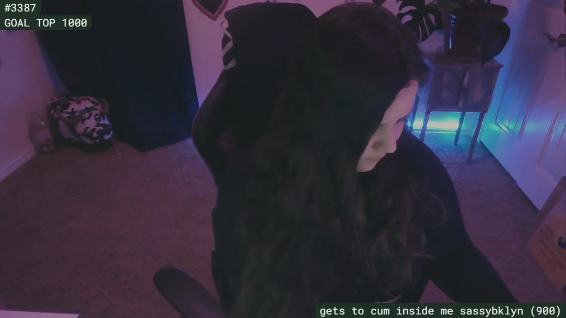 Gallery image thumbnail from SassySarah94's myfreecams stream on, 08/23/2024, 02:45 image 15 of 20