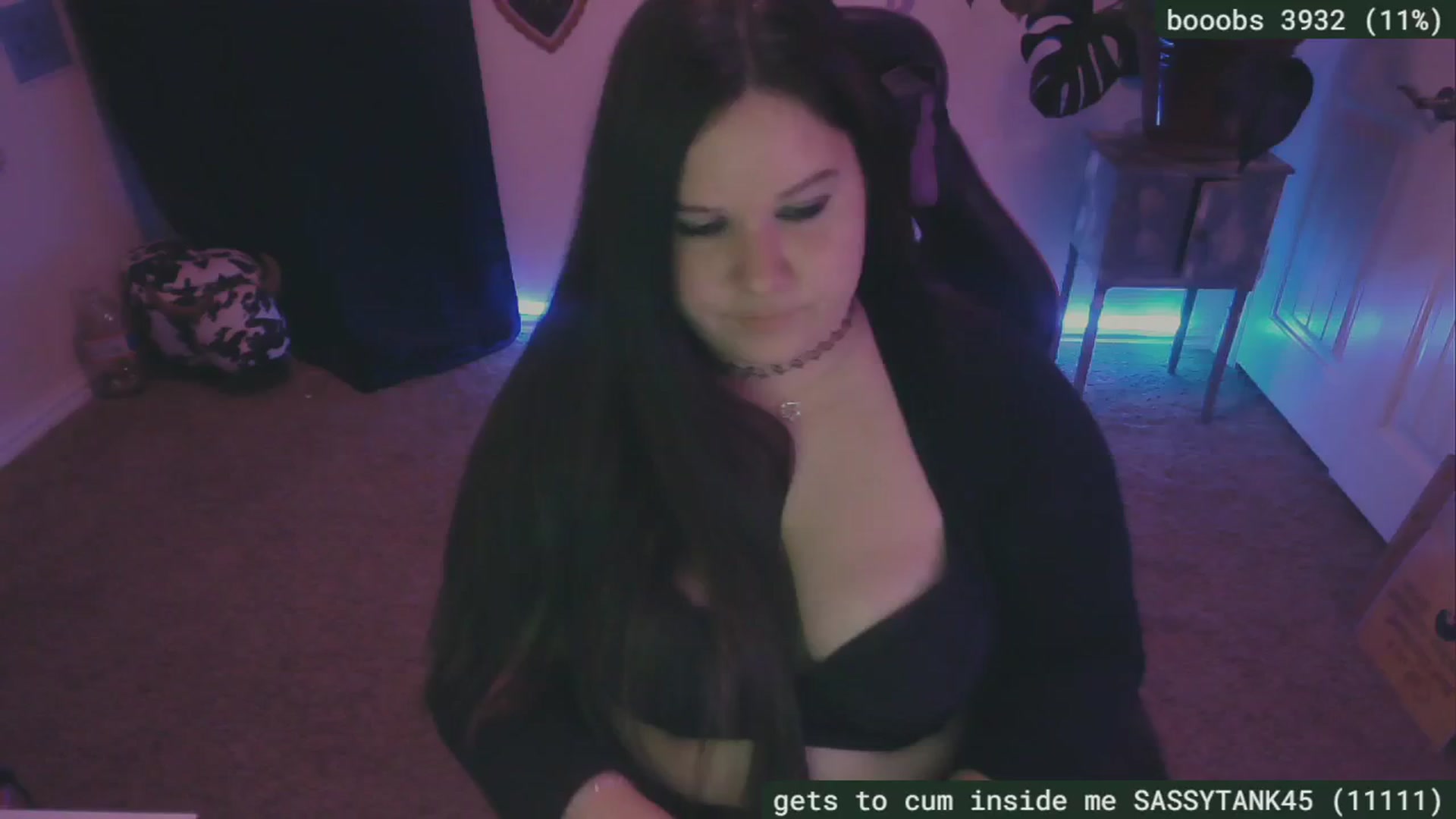 Gallery image thumbnail from SassySarah94's myfreecams stream on, 08/25/2024, 02:13 image 10 of 20