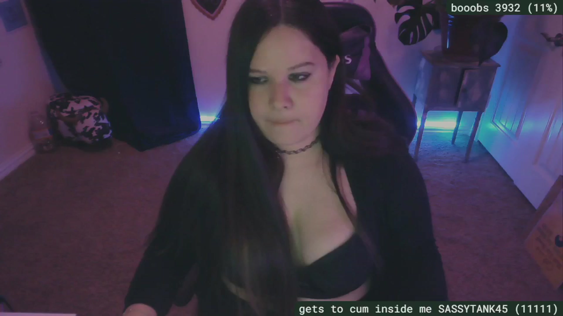 Gallery image thumbnail from SassySarah94's myfreecams stream on, 08/25/2024, 02:13 image 9 of 20
