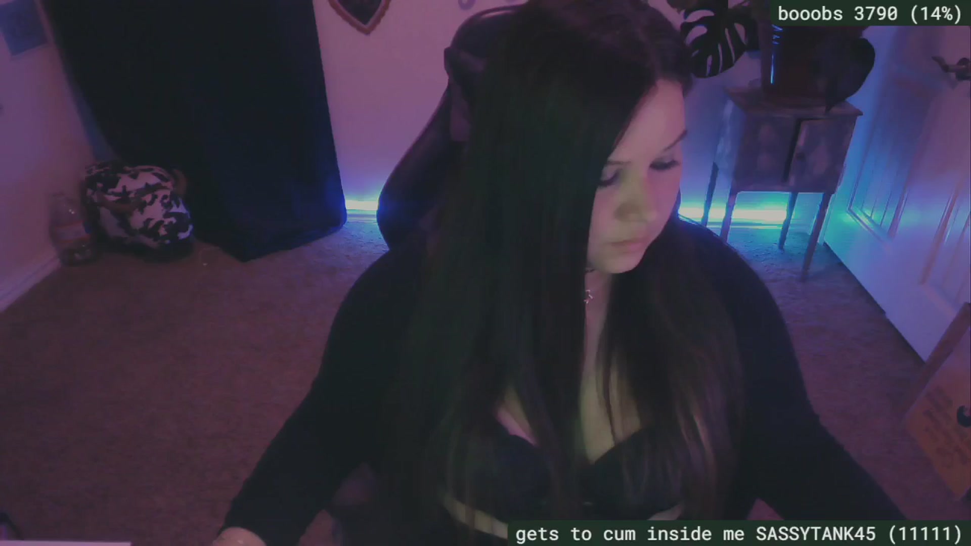 Gallery image thumbnail from SassySarah94's myfreecams stream on, 08/25/2024, 02:59 image 10 of 20