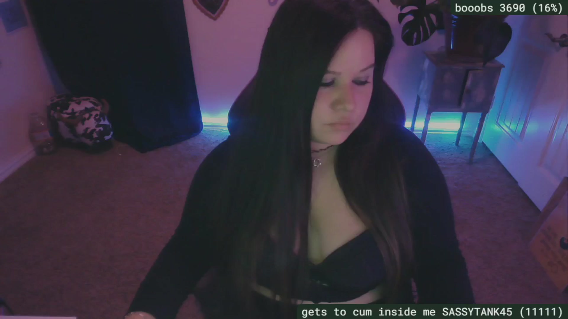 Gallery image thumbnail from SassySarah94's myfreecams stream on, 08/25/2024, 02:59 image 11 of 20