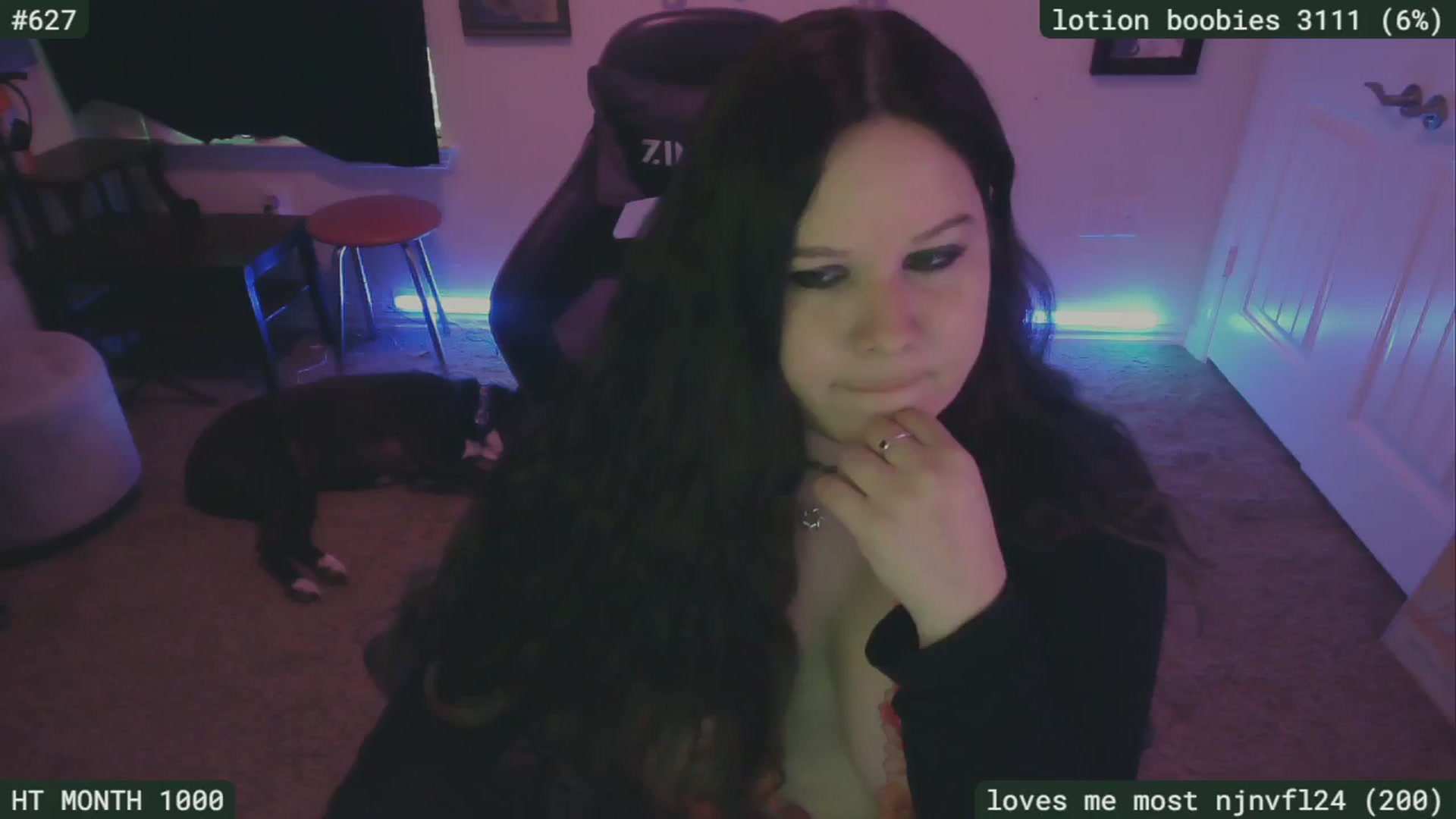 Gallery image thumbnail from SassySarah94's myfreecams stream on, 09/10/2024, 20:54 image 7 of 20