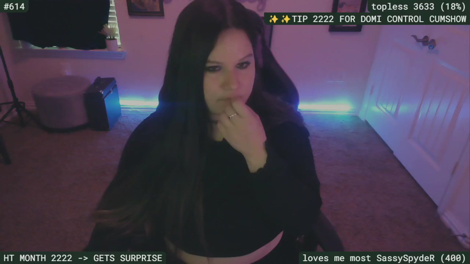 Gallery image thumbnail from SassySarah94's myfreecams stream on, 09/17/2024, 05:44 image 11 of 20