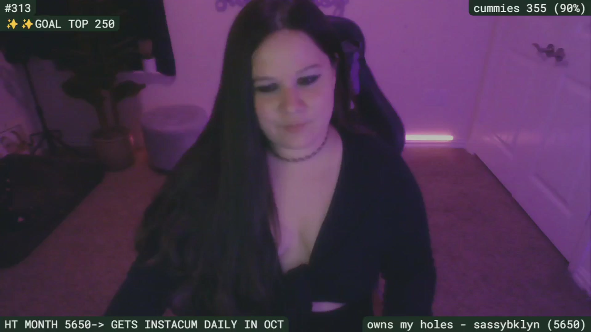 Gallery image thumbnail from SassySarah94's myfreecams stream on, 09/27/2024, 03:11 image 16 of 20