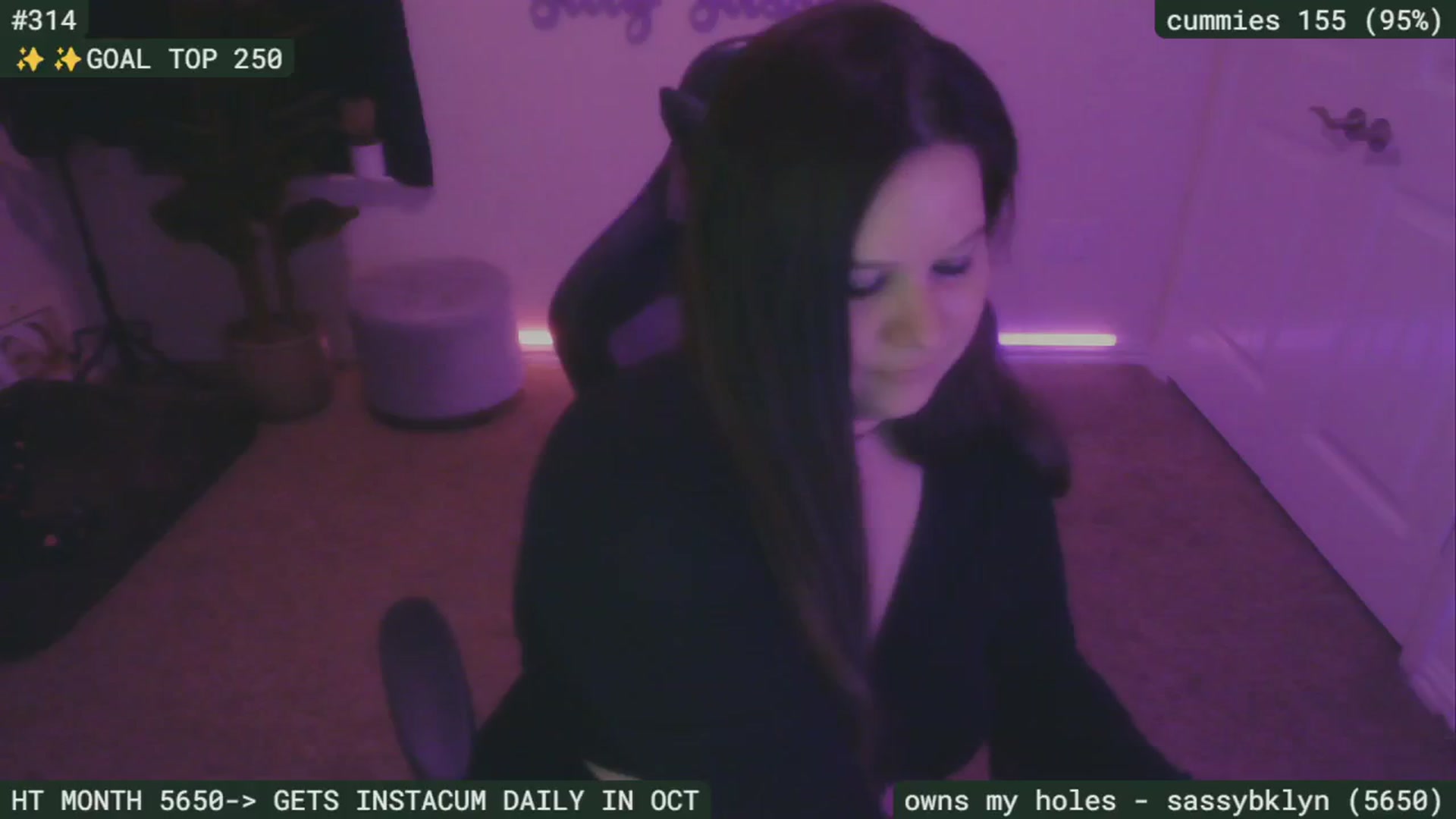 Gallery image thumbnail from SassySarah94's myfreecams stream on, 09/27/2024, 03:11 image 17 of 20