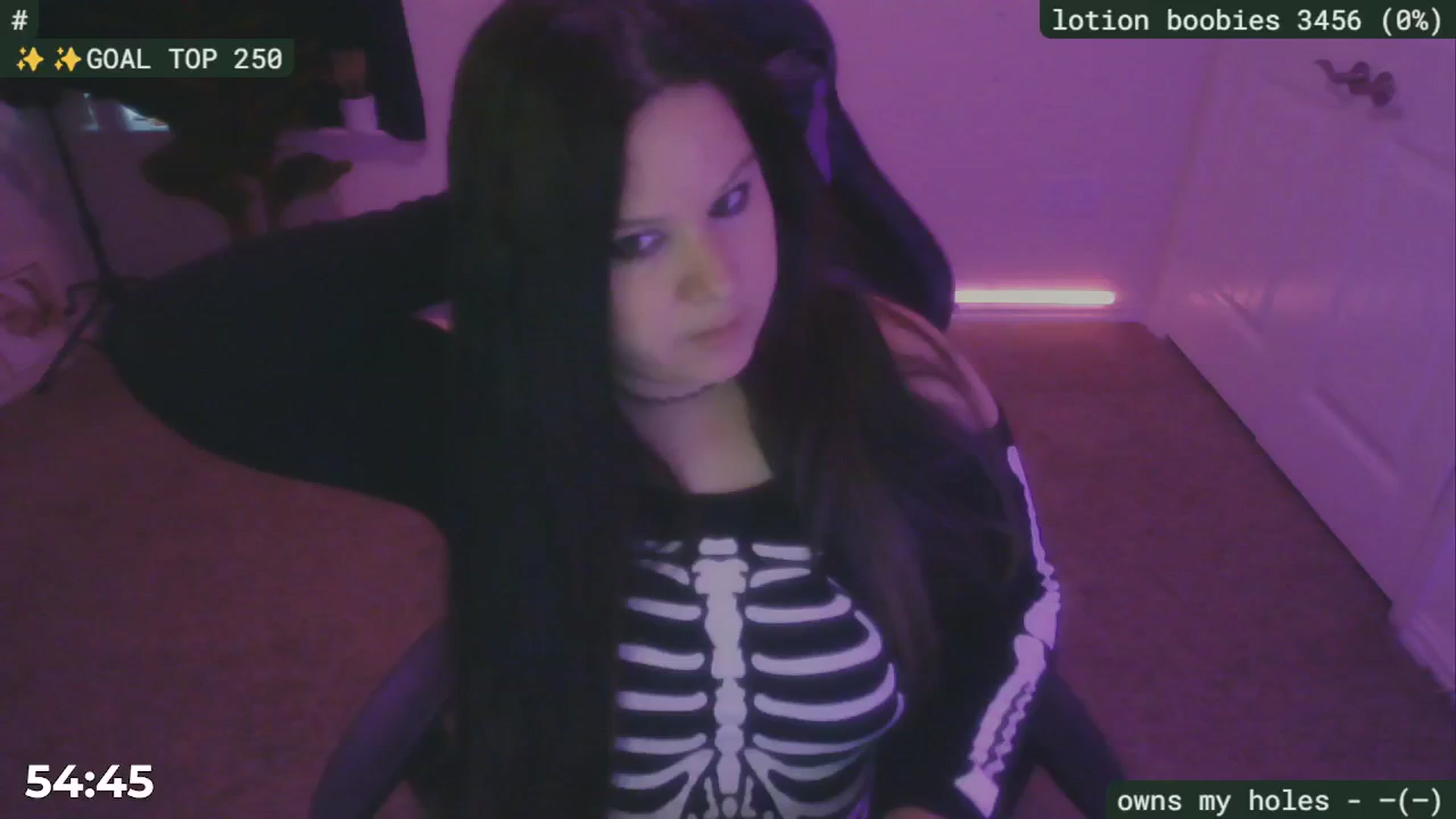 Gallery image thumbnail from SassySarah94's myfreecams stream on, 10/02/2024, 20:10 image 3 of 20