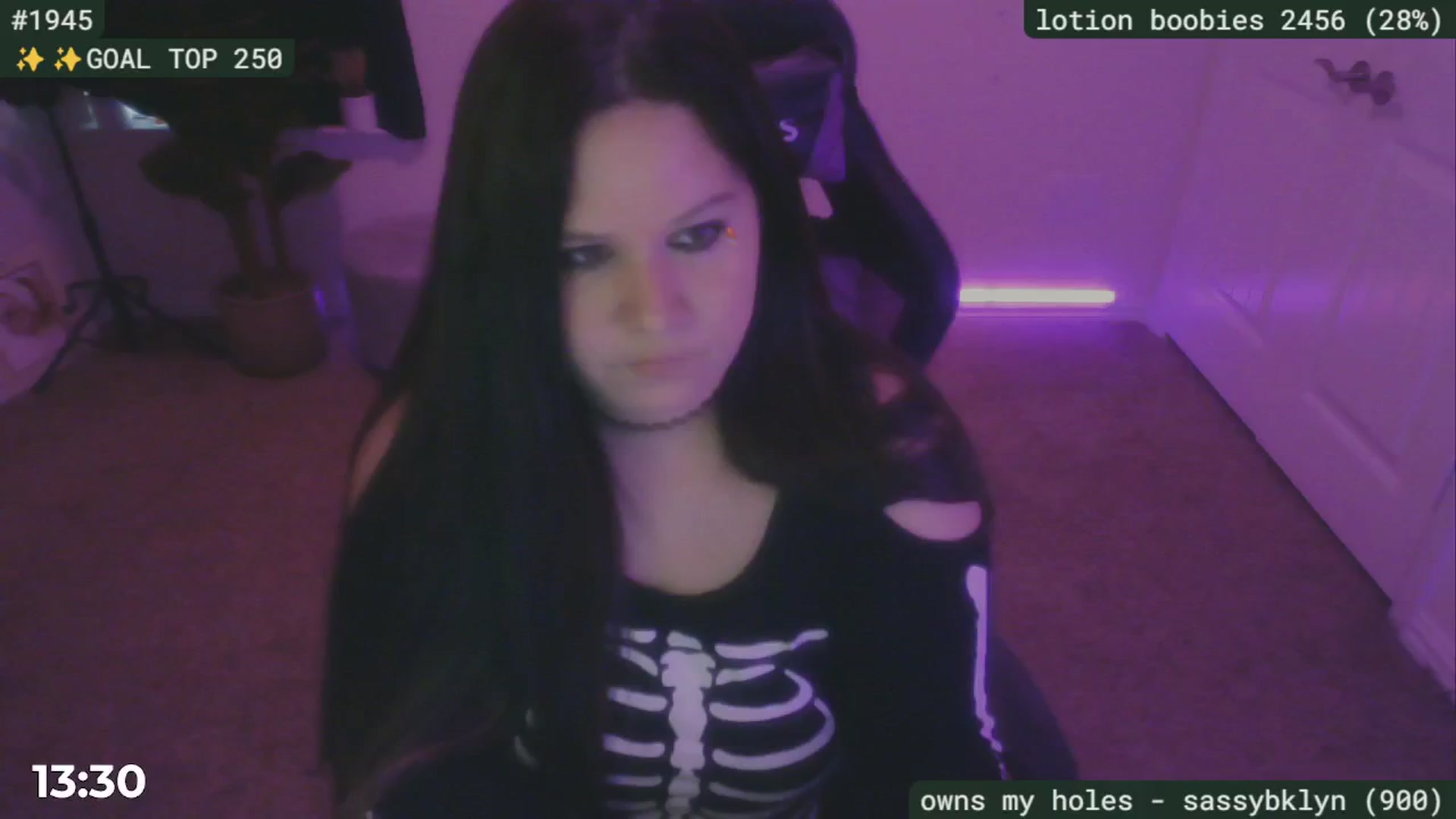 Gallery image thumbnail from SassySarah94's myfreecams stream on, 10/02/2024, 20:10 image 18 of 20