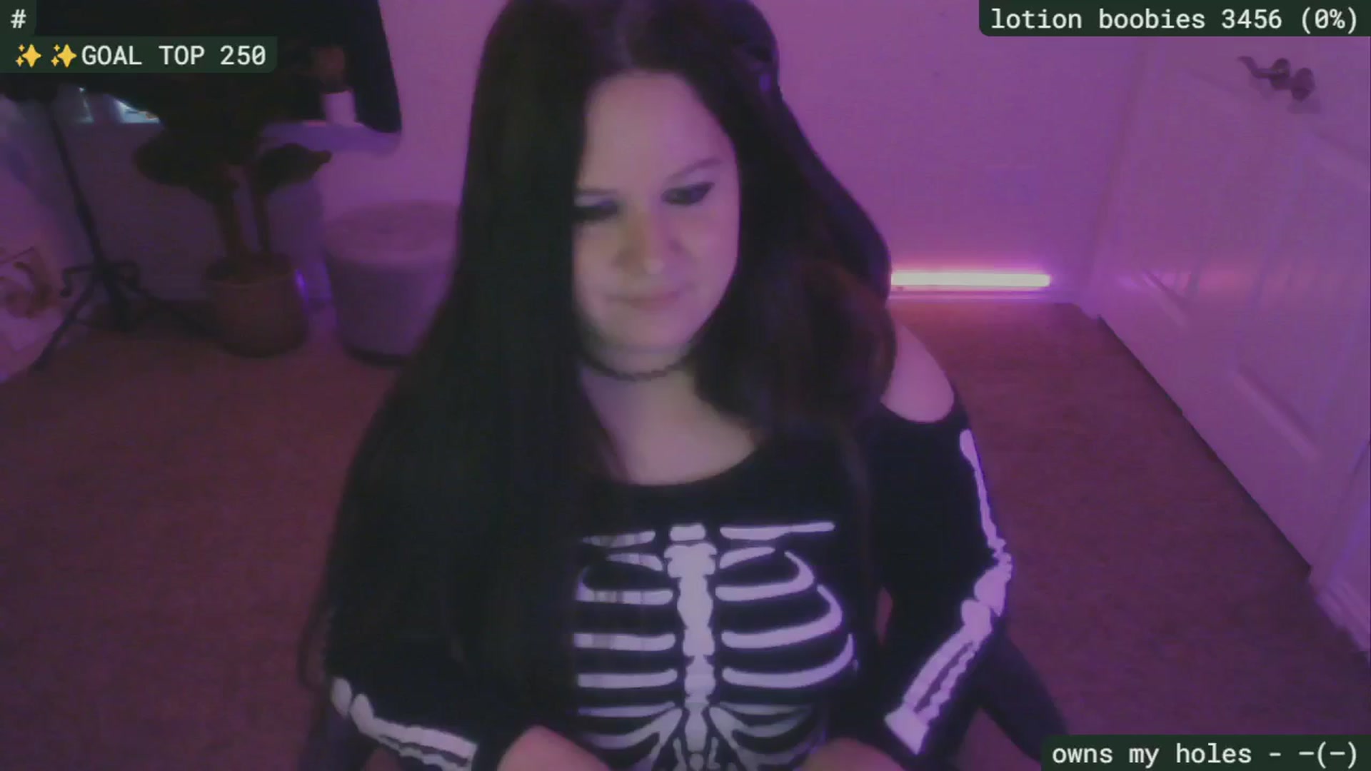 Gallery image thumbnail from SassySarah94's myfreecams stream on, 10/02/2024, 20:10 image 1 of 20
