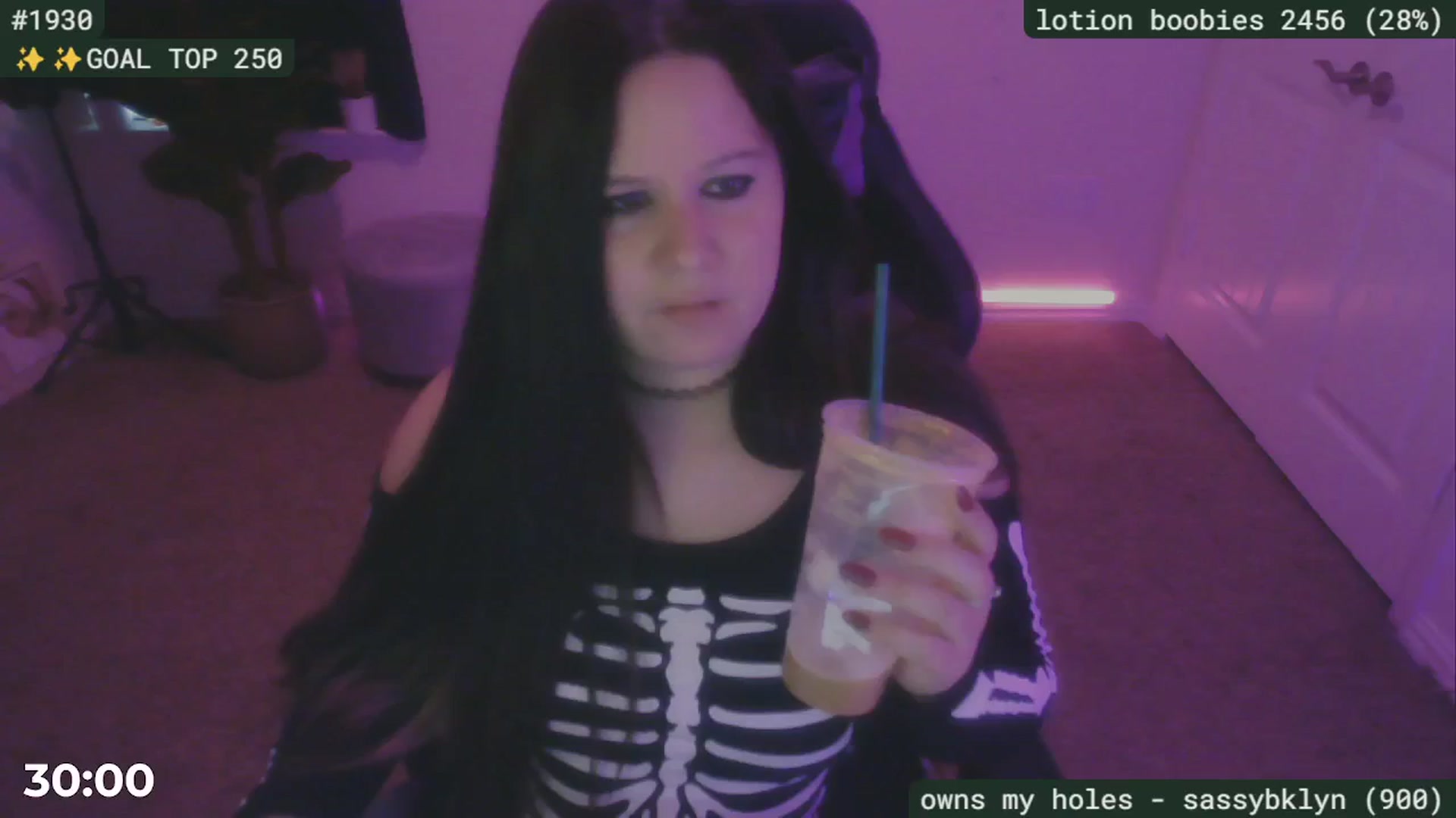 Gallery image thumbnail from SassySarah94's myfreecams stream on, 10/02/2024, 20:10 image 12 of 20