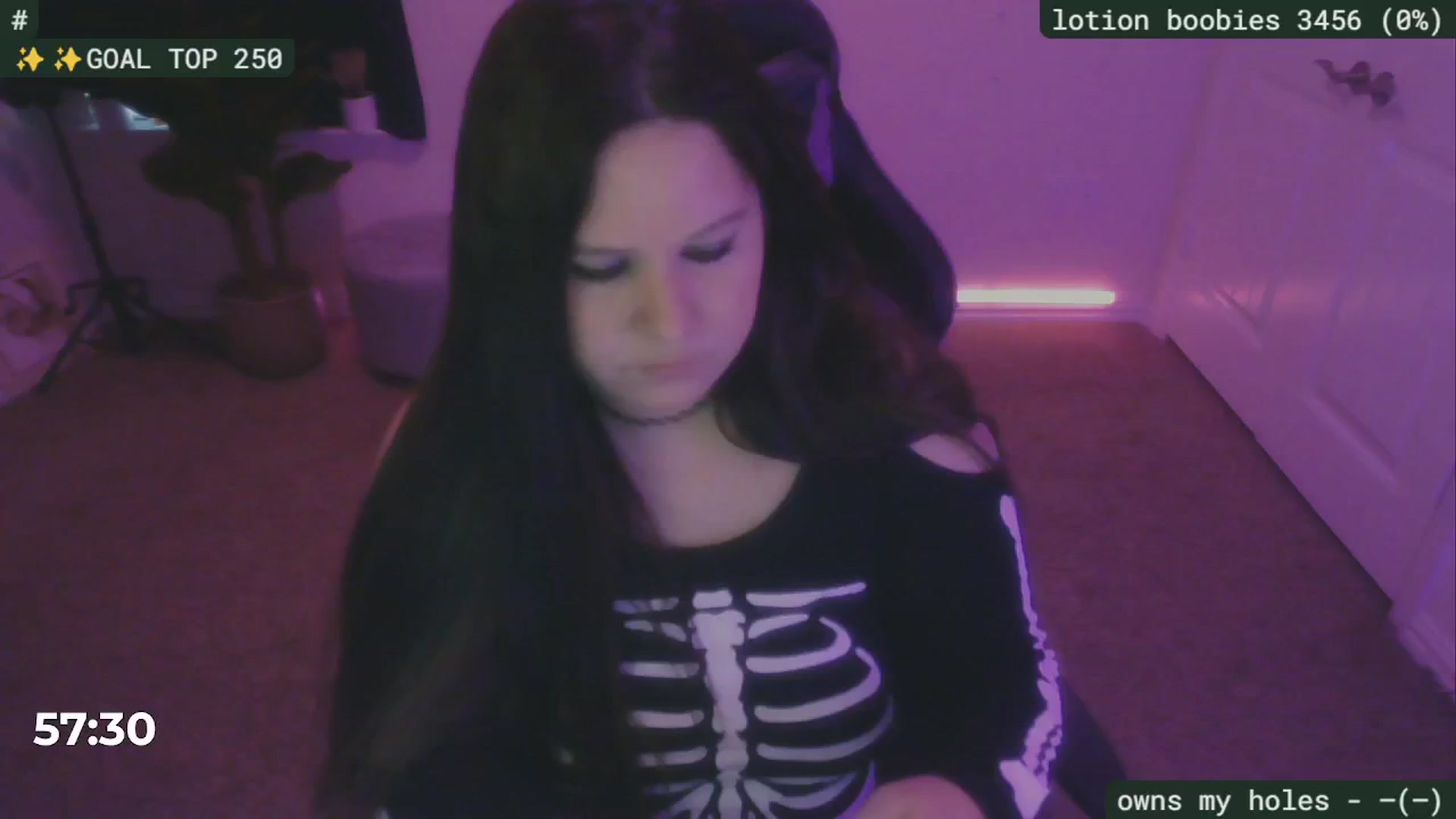 Gallery image thumbnail from SassySarah94's myfreecams stream on, 10/02/2024, 20:10 image 2 of 20