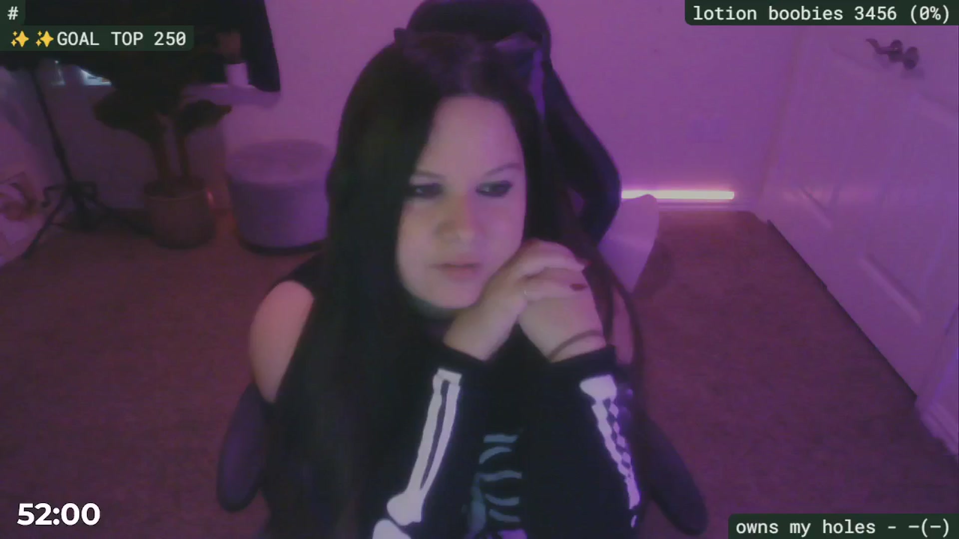 Gallery image thumbnail from SassySarah94's myfreecams stream on, 10/02/2024, 20:10 image 4 of 20