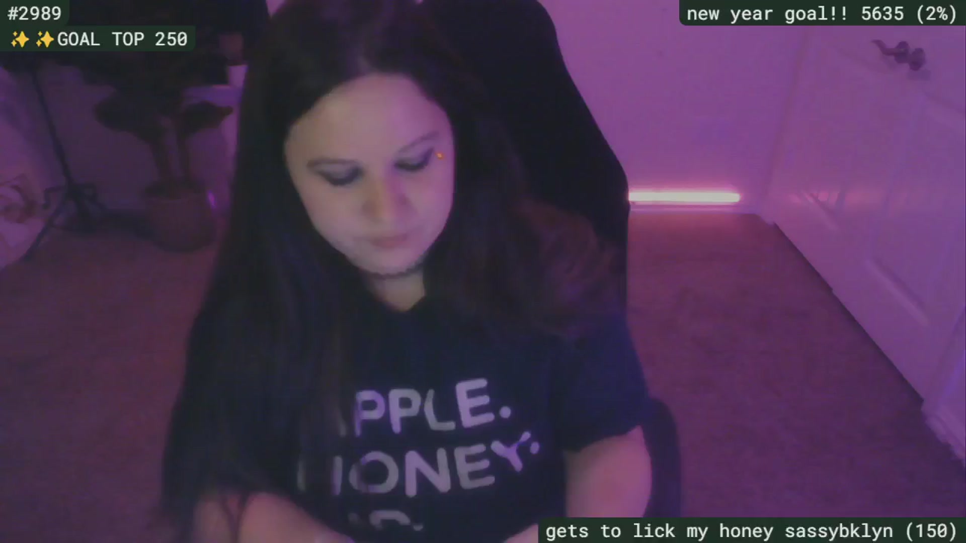 Gallery image thumbnail from SassySarah94's myfreecams stream on, 10/04/2024, 03:10 image 4 of 20