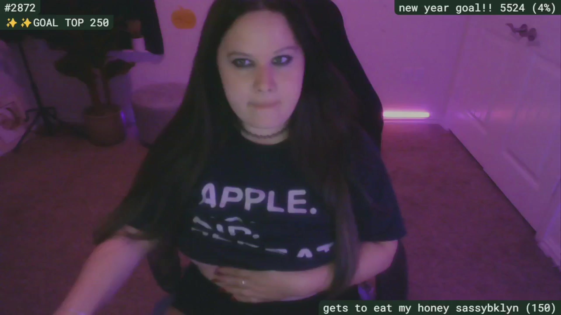 Gallery image thumbnail from SassySarah94's myfreecams stream on, 10/04/2024, 03:10 image 8 of 20