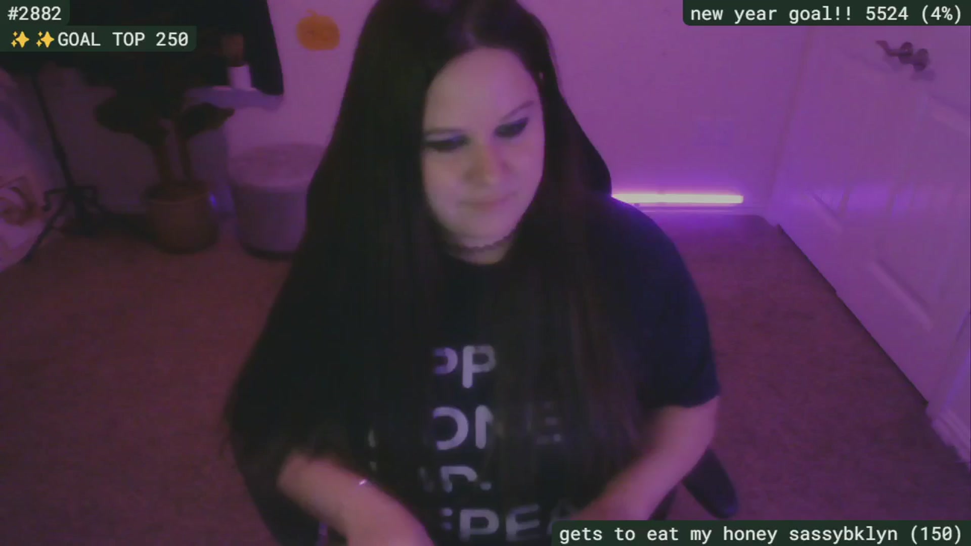 Gallery image thumbnail from SassySarah94's myfreecams stream on, 10/04/2024, 03:10 image 12 of 20