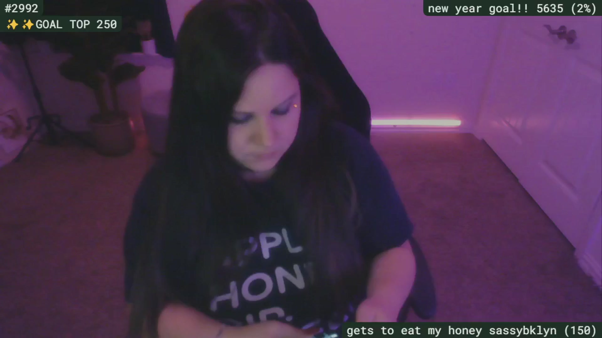 Gallery image thumbnail from SassySarah94's myfreecams stream on, 10/04/2024, 03:10 image 5 of 20