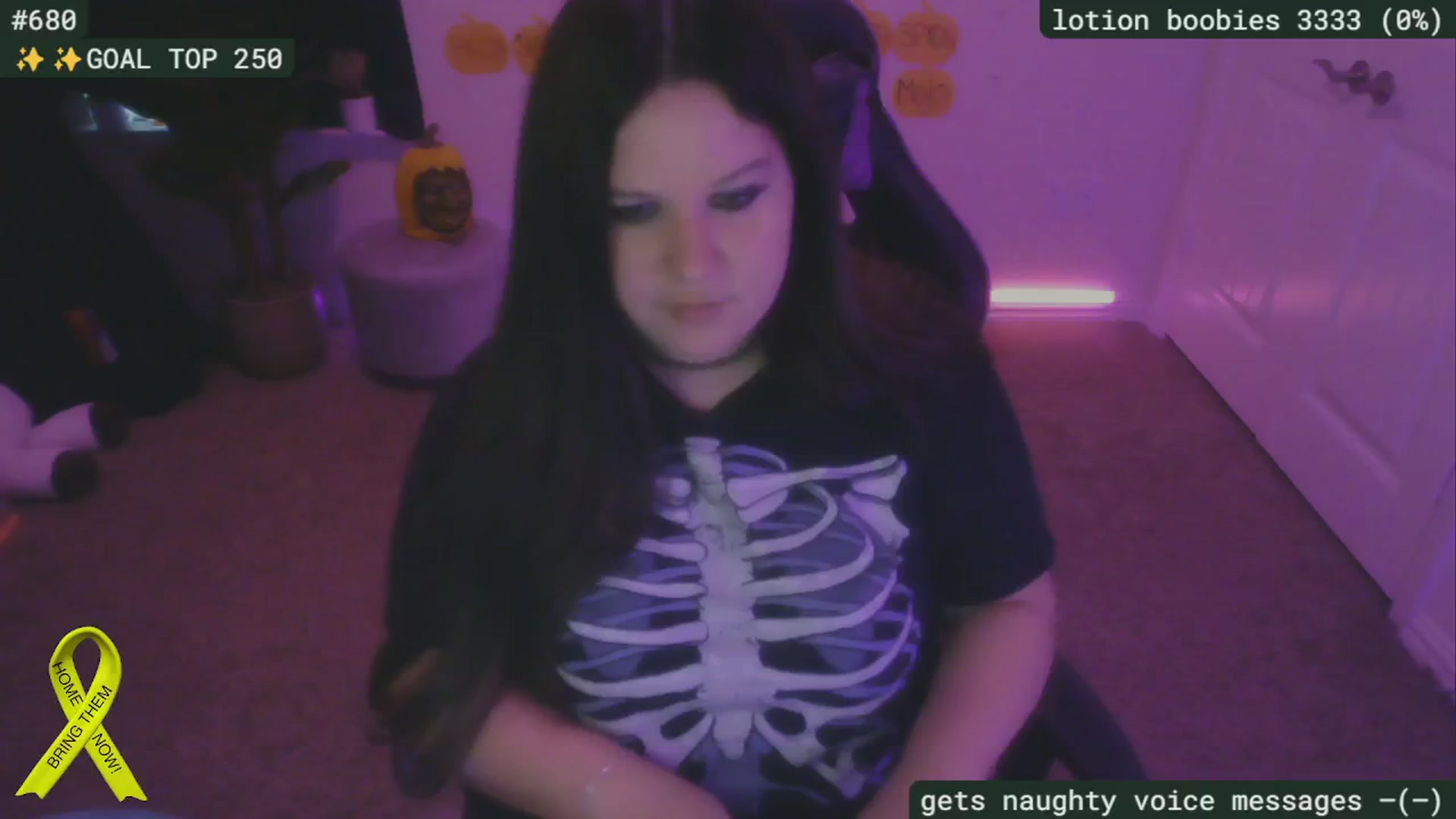 Gallery image thumbnail from SassySarah94's myfreecams stream on, 10/13/2024, 22:22 image 12 of 20