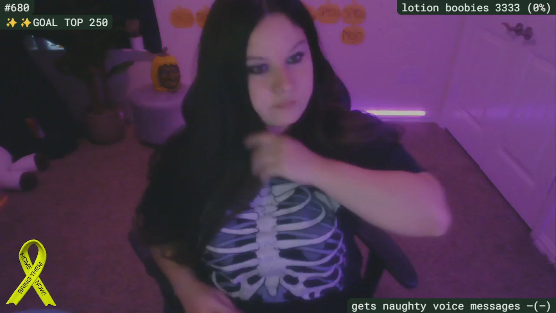 Gallery image thumbnail from SassySarah94's myfreecams stream on, 10/13/2024, 22:22 image 6 of 20
