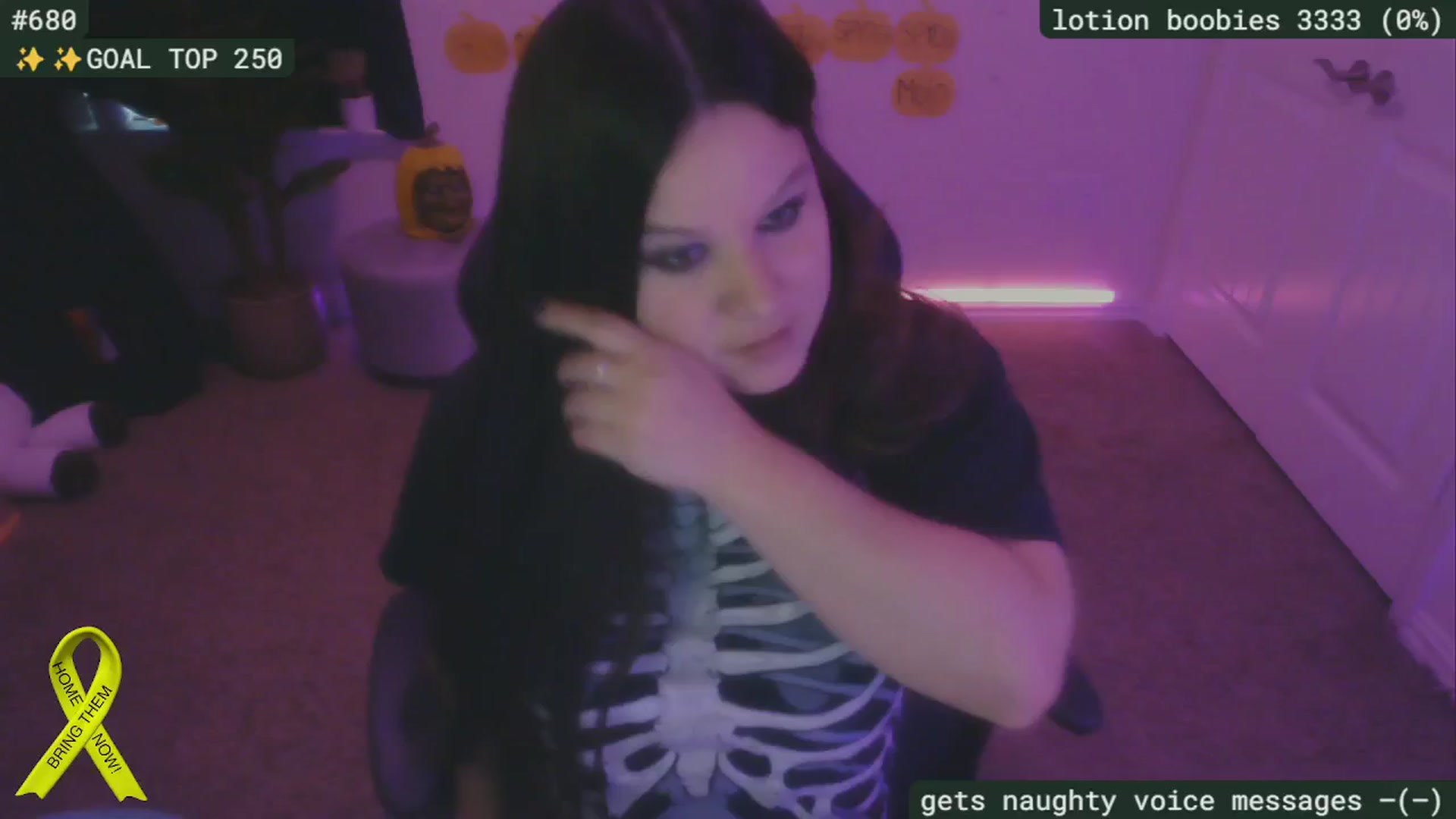 Gallery image thumbnail from SassySarah94's myfreecams stream on, 10/13/2024, 22:22 image 4 of 20