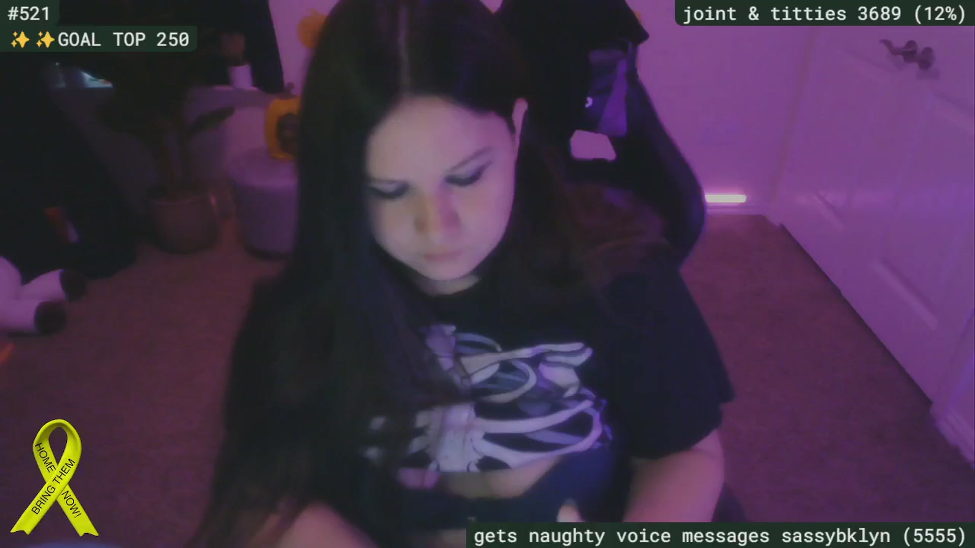 Gallery image thumbnail from SassySarah94's myfreecams stream on, 10/13/2024, 23:41 image 4 of 20