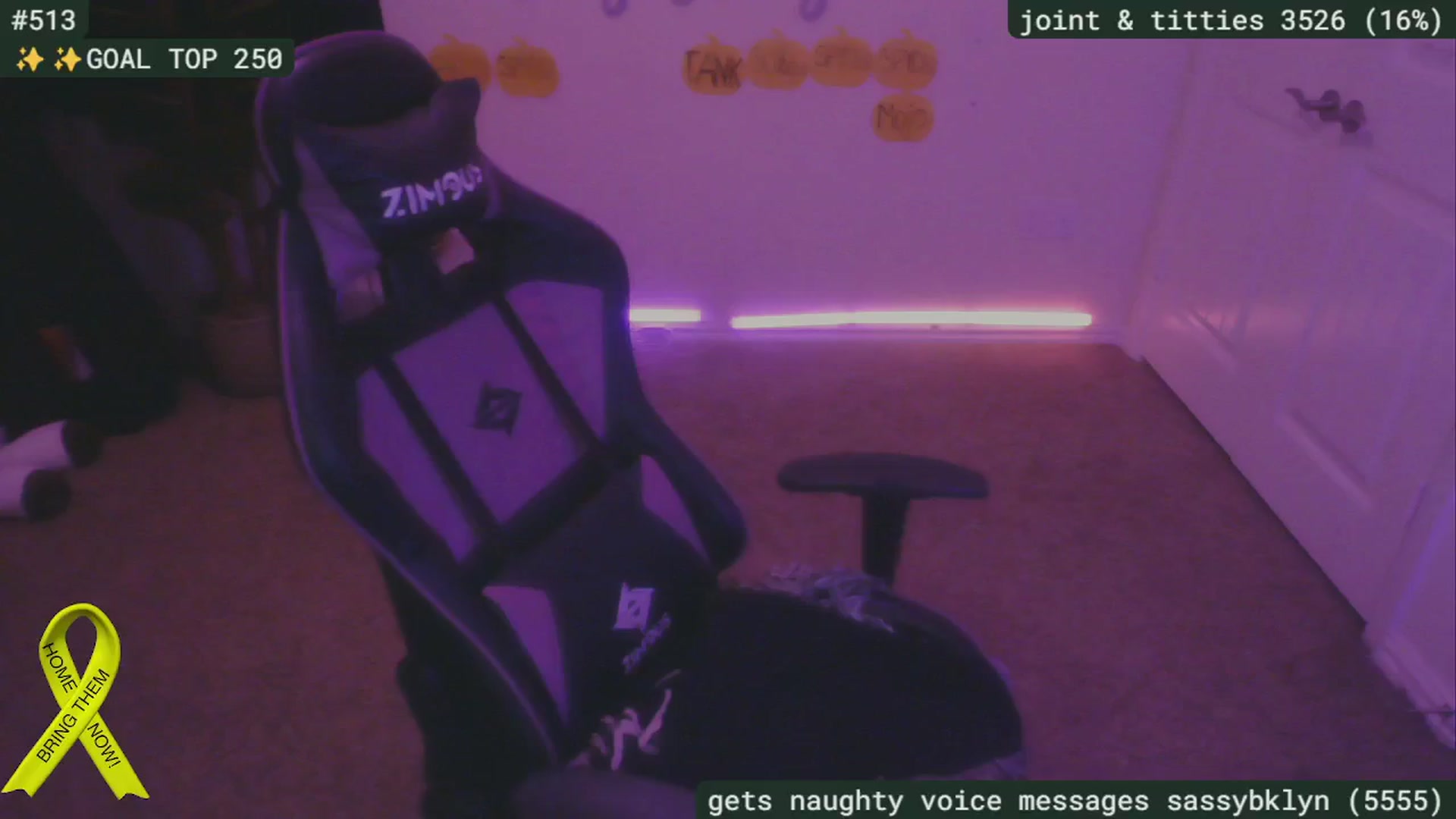 Gallery image thumbnail from SassySarah94's myfreecams stream on, 10/14/2024, 02:12 image 9 of 20