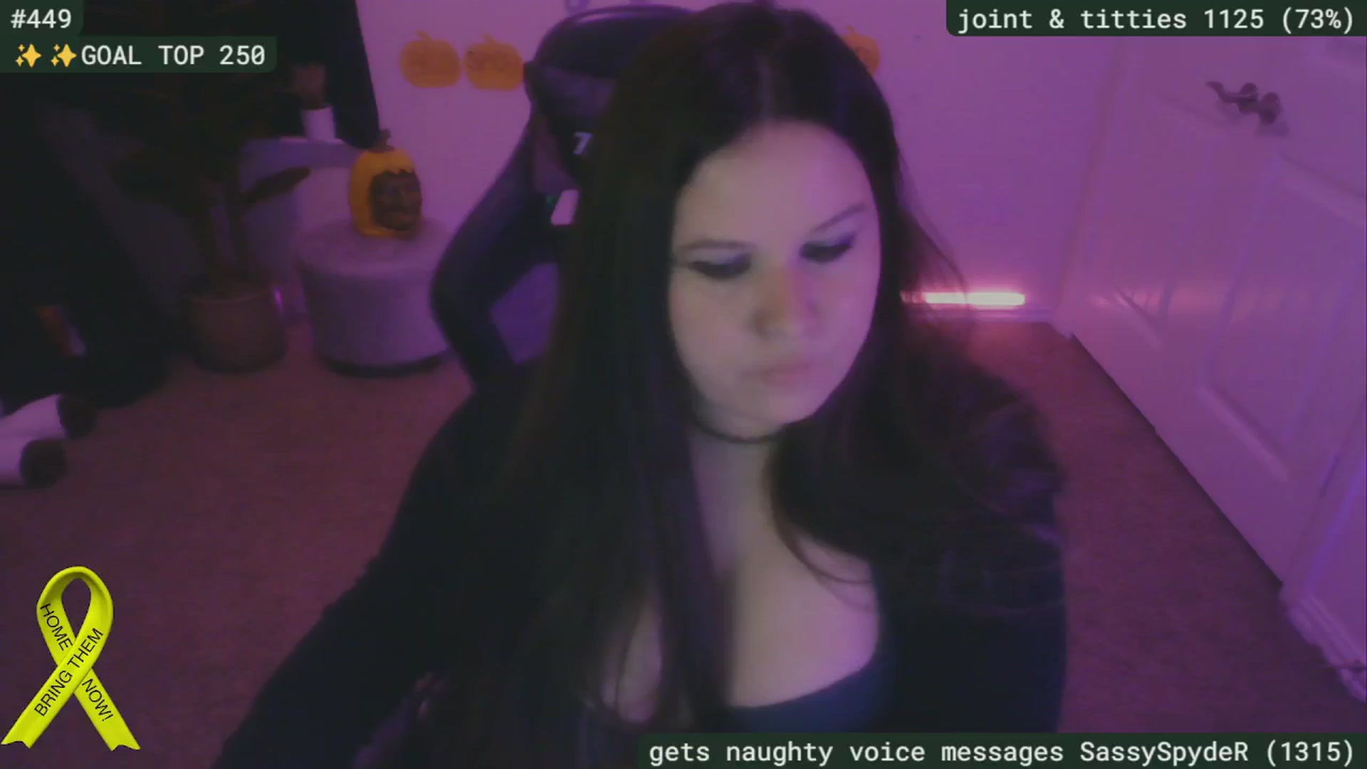 Gallery image thumbnail from SassySarah94's myfreecams stream on, 10/14/2024, 03:28 image 17 of 20