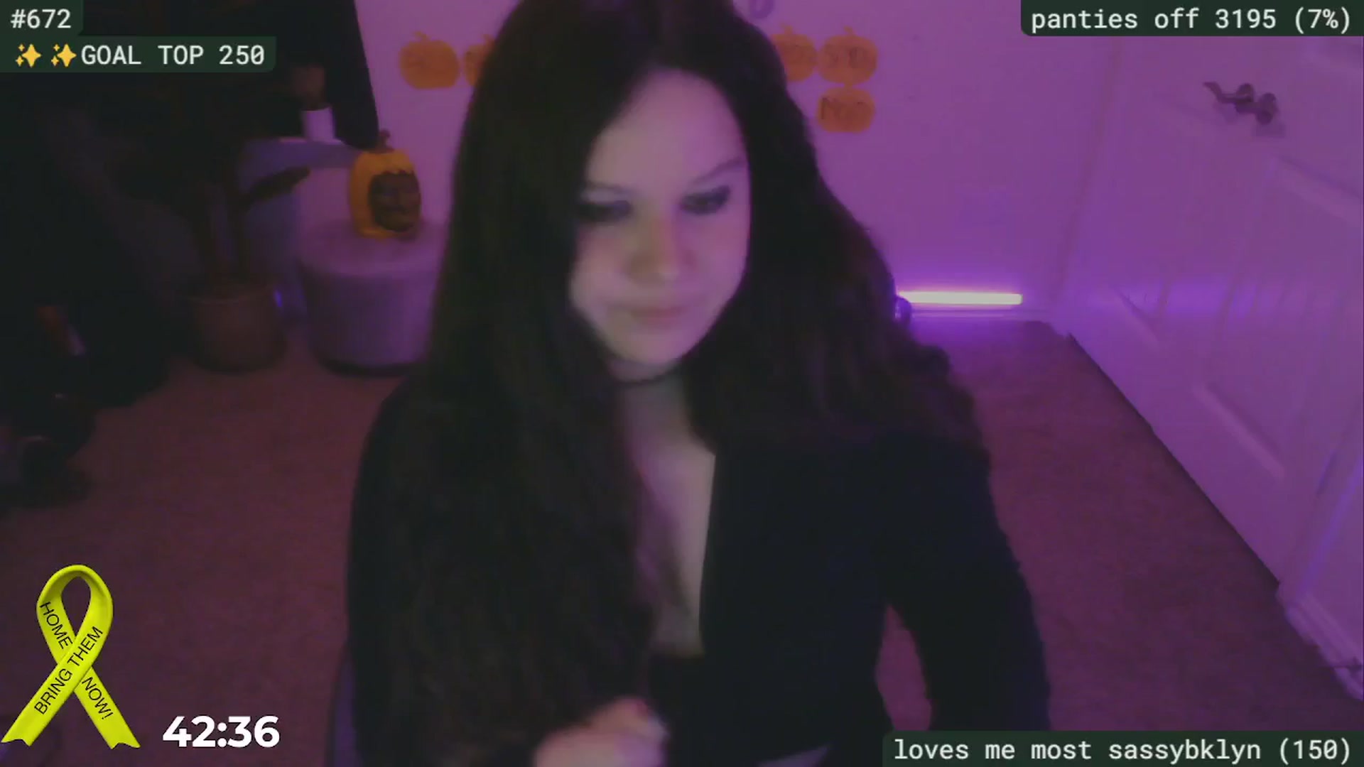 Gallery image thumbnail from SassySarah94's myfreecams stream on, 10/21/2024, 01:01 image 14 of 20