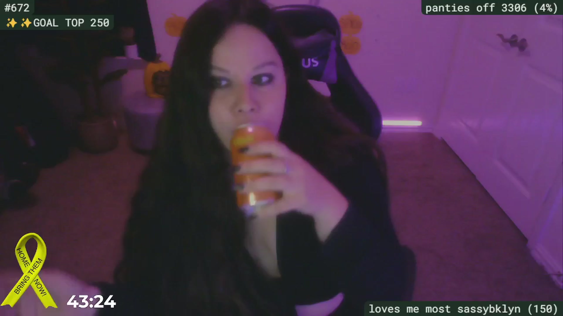 Gallery image thumbnail from SassySarah94's myfreecams stream on, 10/21/2024, 01:01 image 13 of 20