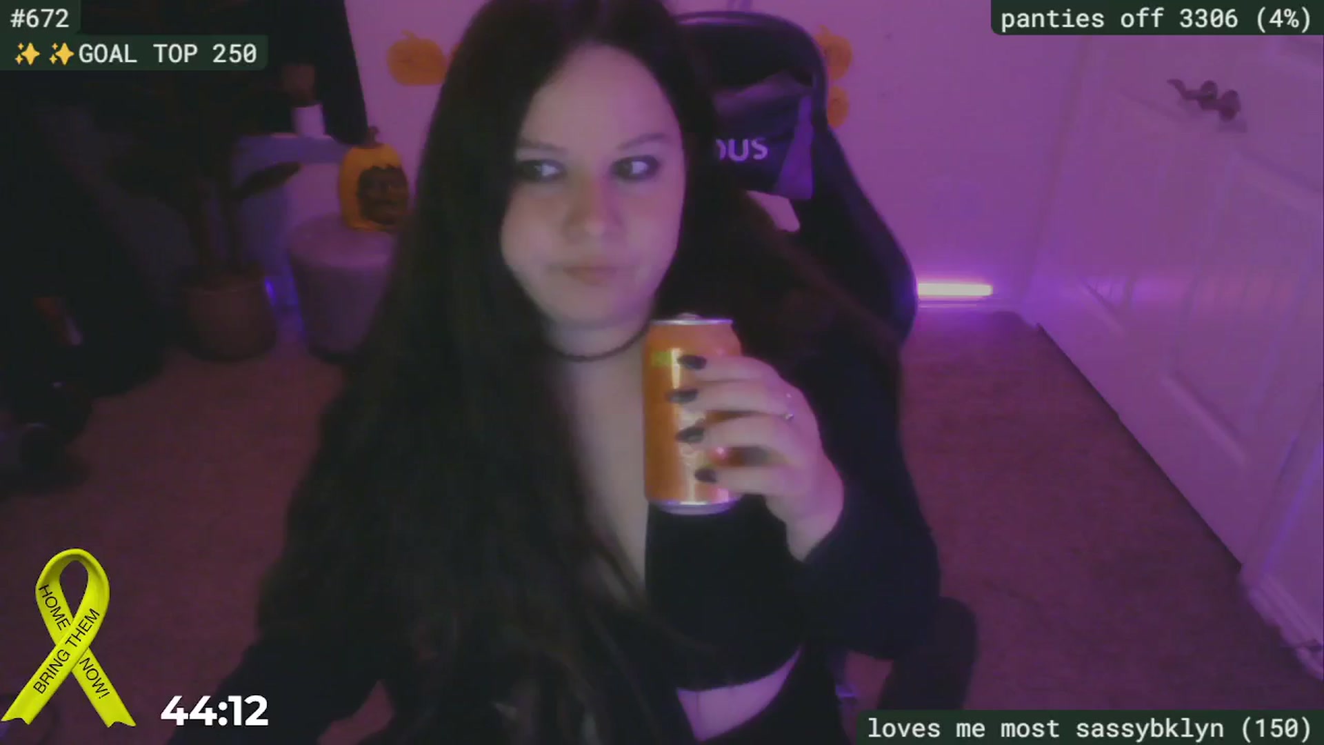 Gallery image thumbnail from SassySarah94's myfreecams stream on, 10/21/2024, 01:01 image 12 of 20