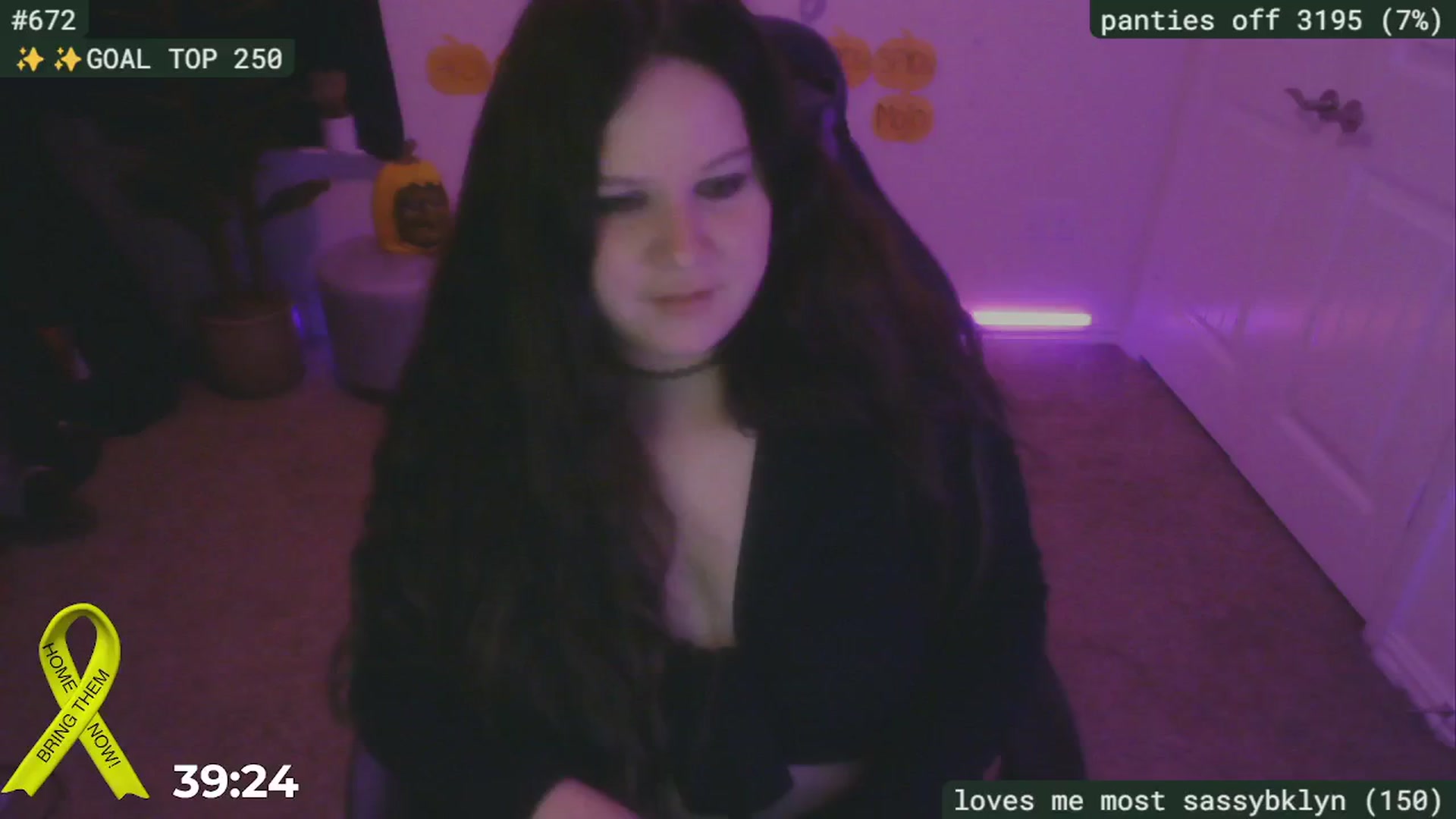 Gallery image thumbnail from SassySarah94's myfreecams stream on, 10/21/2024, 01:01 image 18 of 20