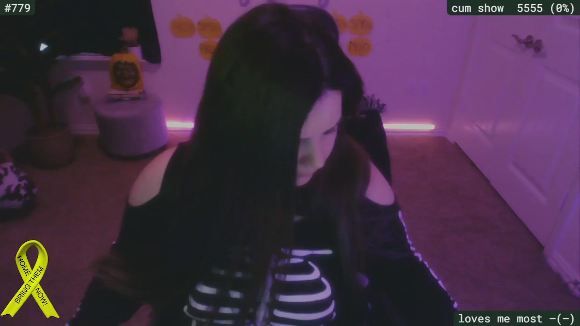 Gallery image thumbnail from SassySarah94's myfreecams stream on, 10/23/2024, 20:36 image 7 of 20