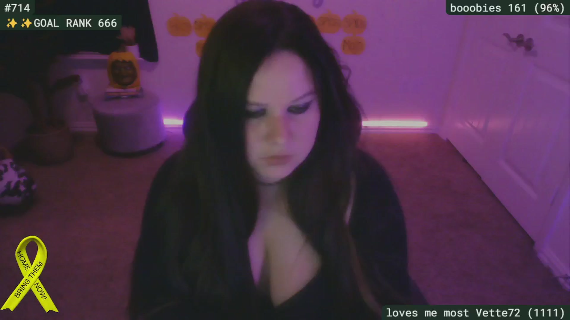 Gallery image thumbnail from SassySarah94's myfreecams stream on, 10/24/2024, 02:38 image 16 of 20